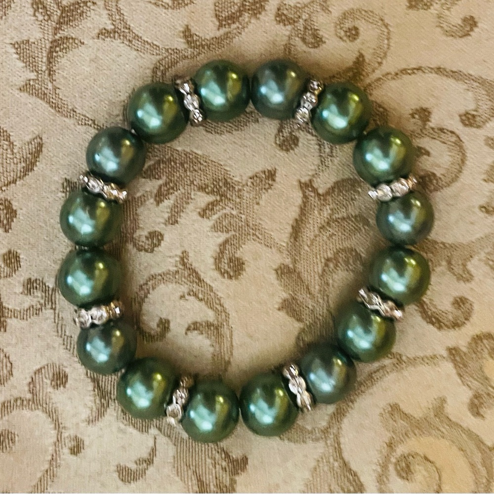 New! Green Bead and Crystal Stretch Bracelet